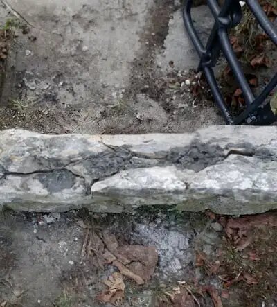 Gartenmauer zerstören mit Betonamit