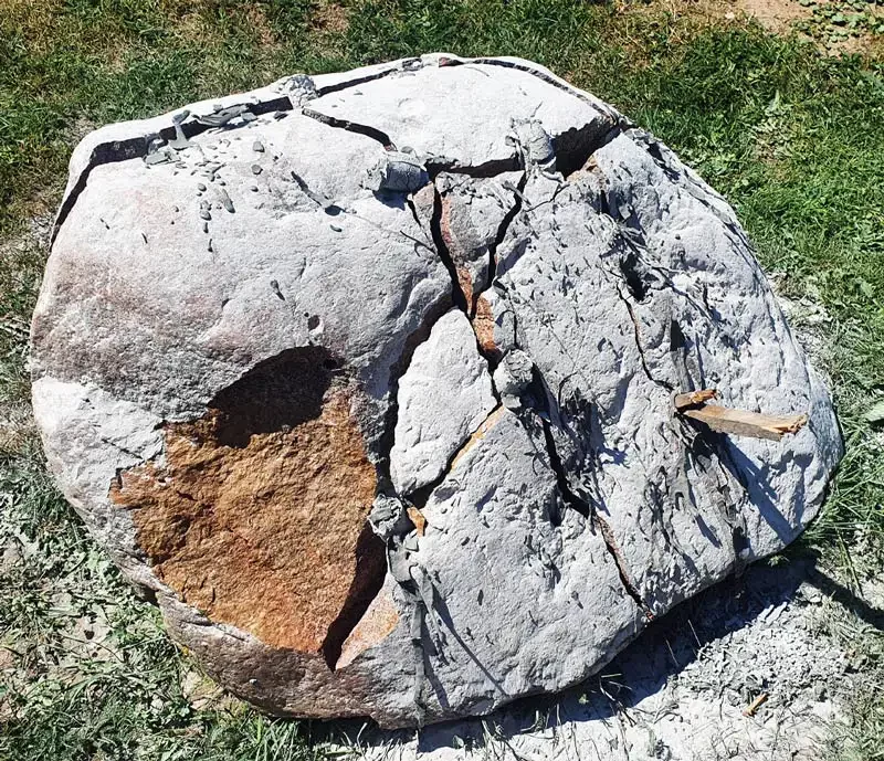 Stein im Garten entfernen