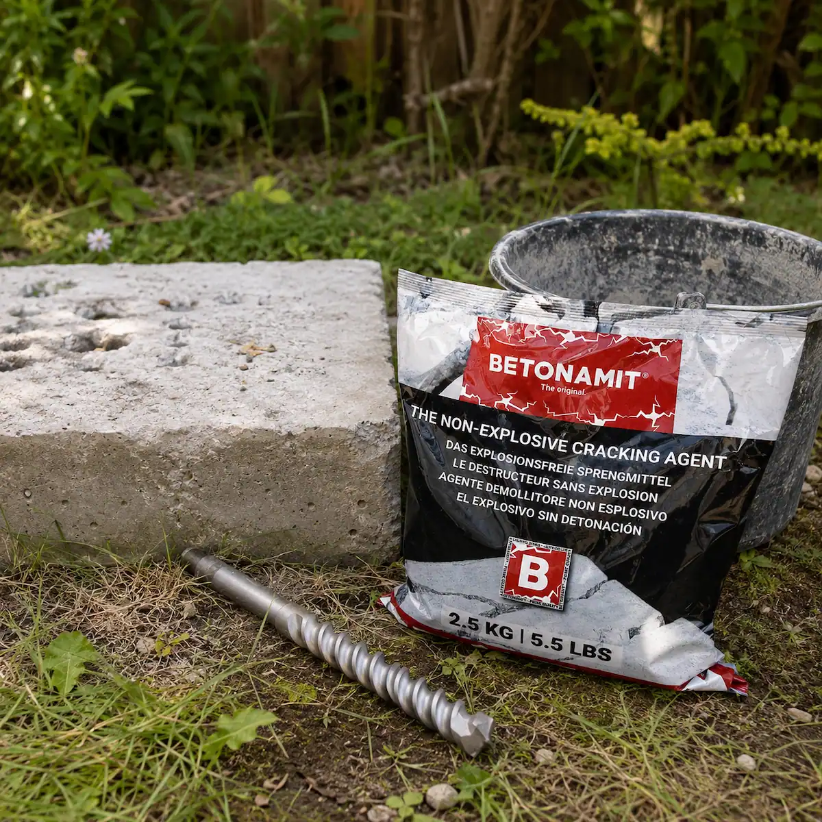 BETONAMIT® 2,5 kg – nicht-explosives Quellsprengmittel im Eimer