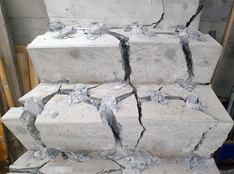 Betontreppe zerstören